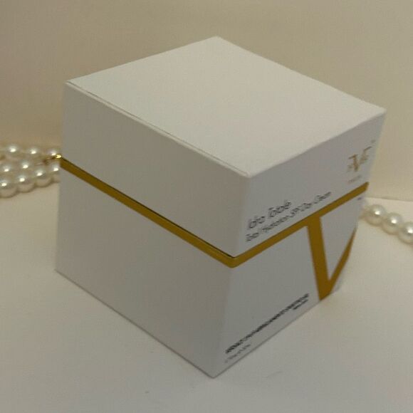 Versace 19V69 Total Hydration Facial Peel – 1.7 oz – Brand New Sealed - Picture 4 of 8